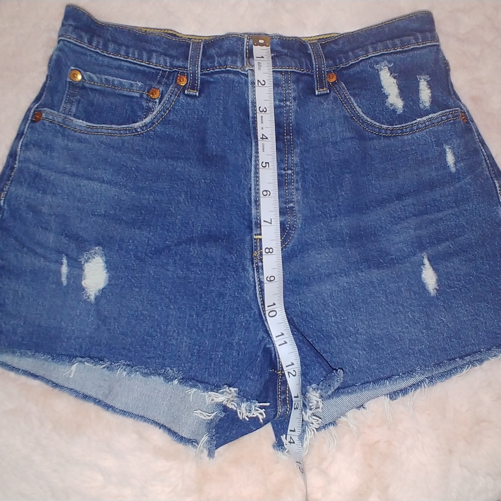 Levi's Ribcage Shorts - Picture 10 of 11
